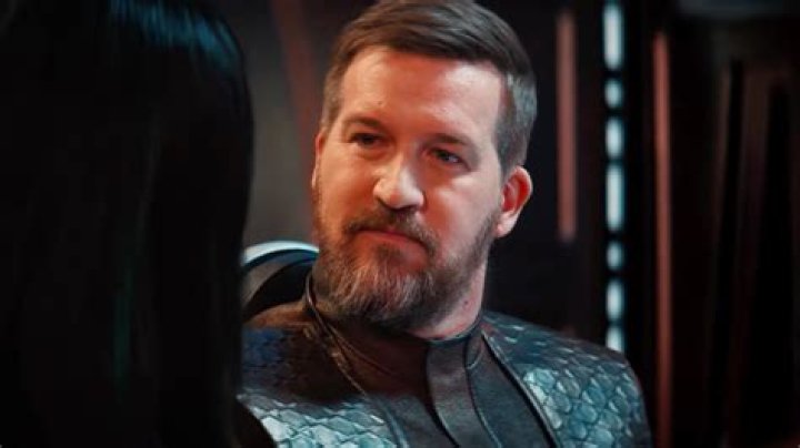 Star Trek: Discovery actor who played Mark Cohen in the original Broadway cast of Rent: 2 wds.