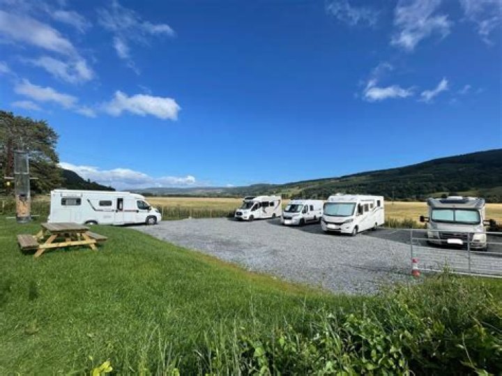 Stopovers near a highway