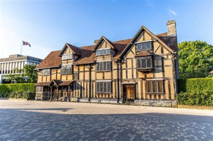 Stratford-upon-___ (Shakespeare's birthplace)