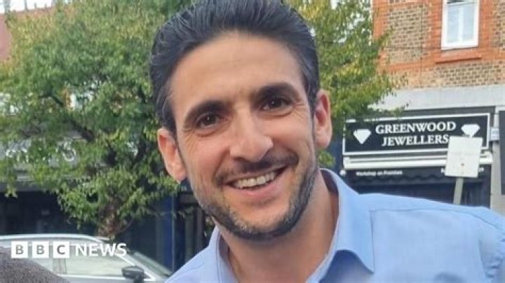 Synagogue worshipper