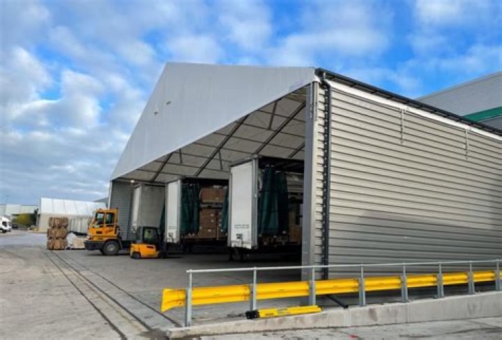 Tall structure for storing fodder