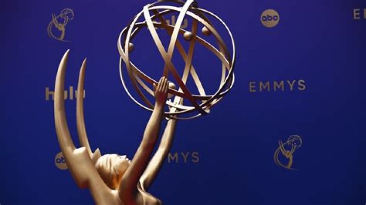 The Post actress who won the 2017 Primetime Emmy Award for Outstanding Narrator for Five Came Back: 2 wds.