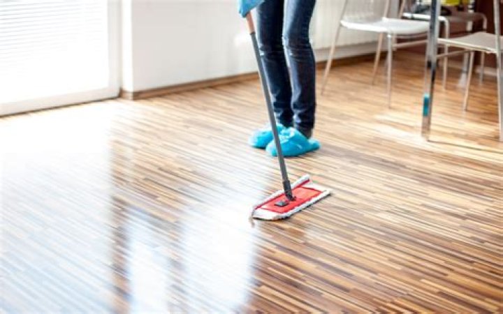 Tool for cleaning a sticky floor
