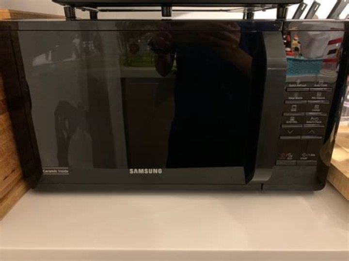 Warms in a microwave say: 2 wds.