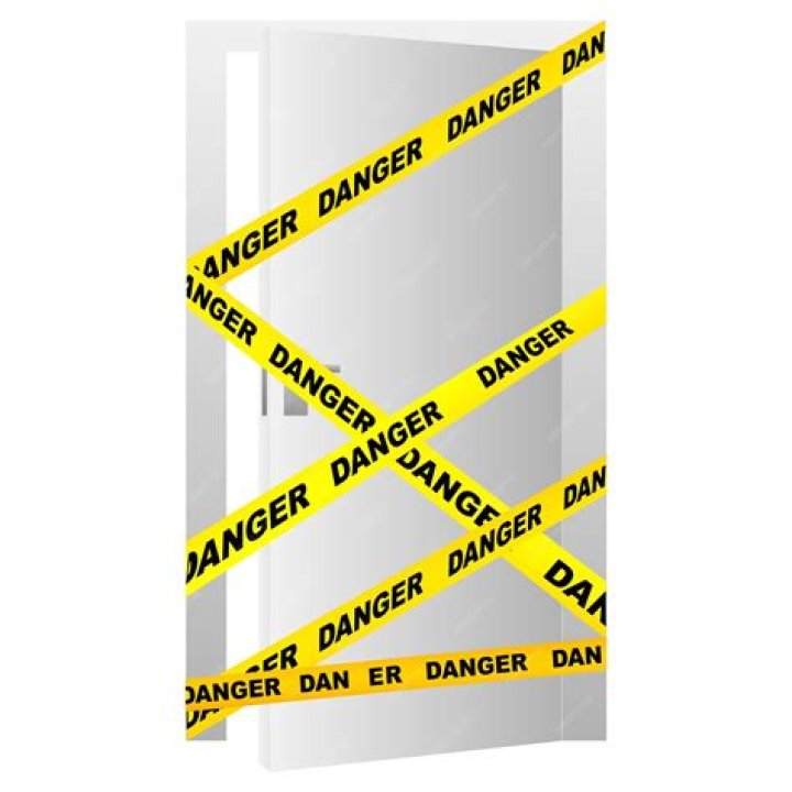 Warning on defective sale merchandise: 2 wds.