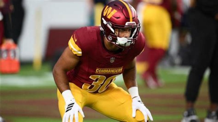 Washington Commanders running back Gibson