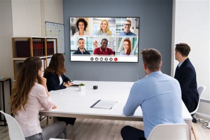 WebEx and Skype videoconferencing competitor