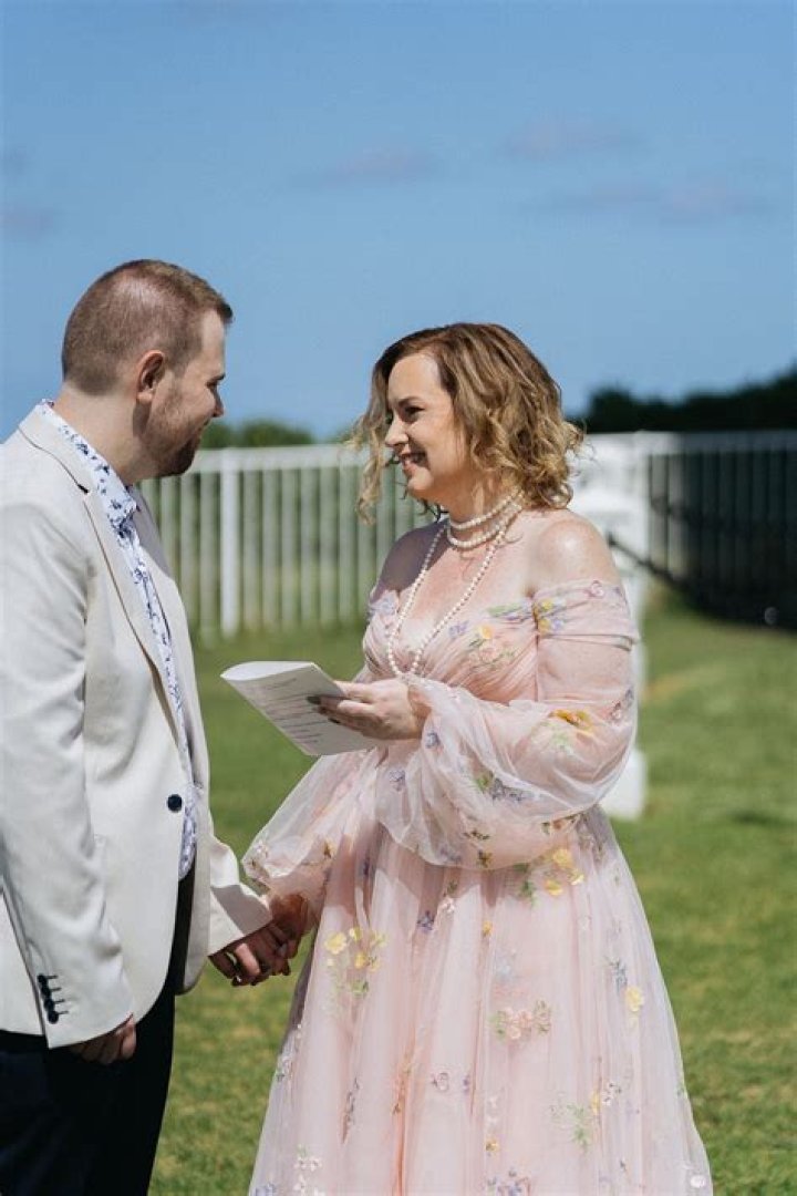 Wedding celebrant's response: 2 wds.