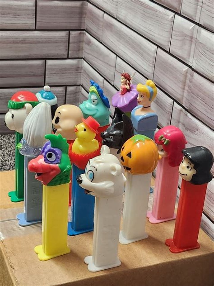 Yellow dog of the comics who's on a Pez dispenser